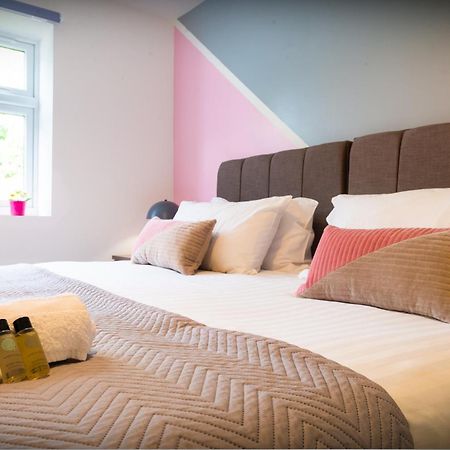 The 'Pinky' - Beautiful 1 Bed Apartment In Hatfield - Free Parking - Near Uni & Business Park - Big Savings On Long Stays מראה חיצוני תמונה