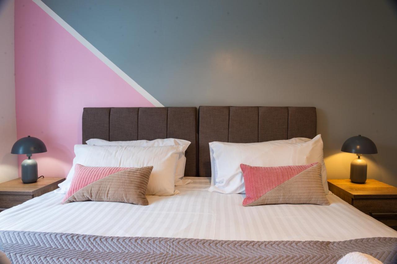 The 'Pinky' - Beautiful 1 Bed Apartment In Hatfield - Free Parking - Near Uni & Business Park - Big Savings On Long Stays מראה חיצוני תמונה