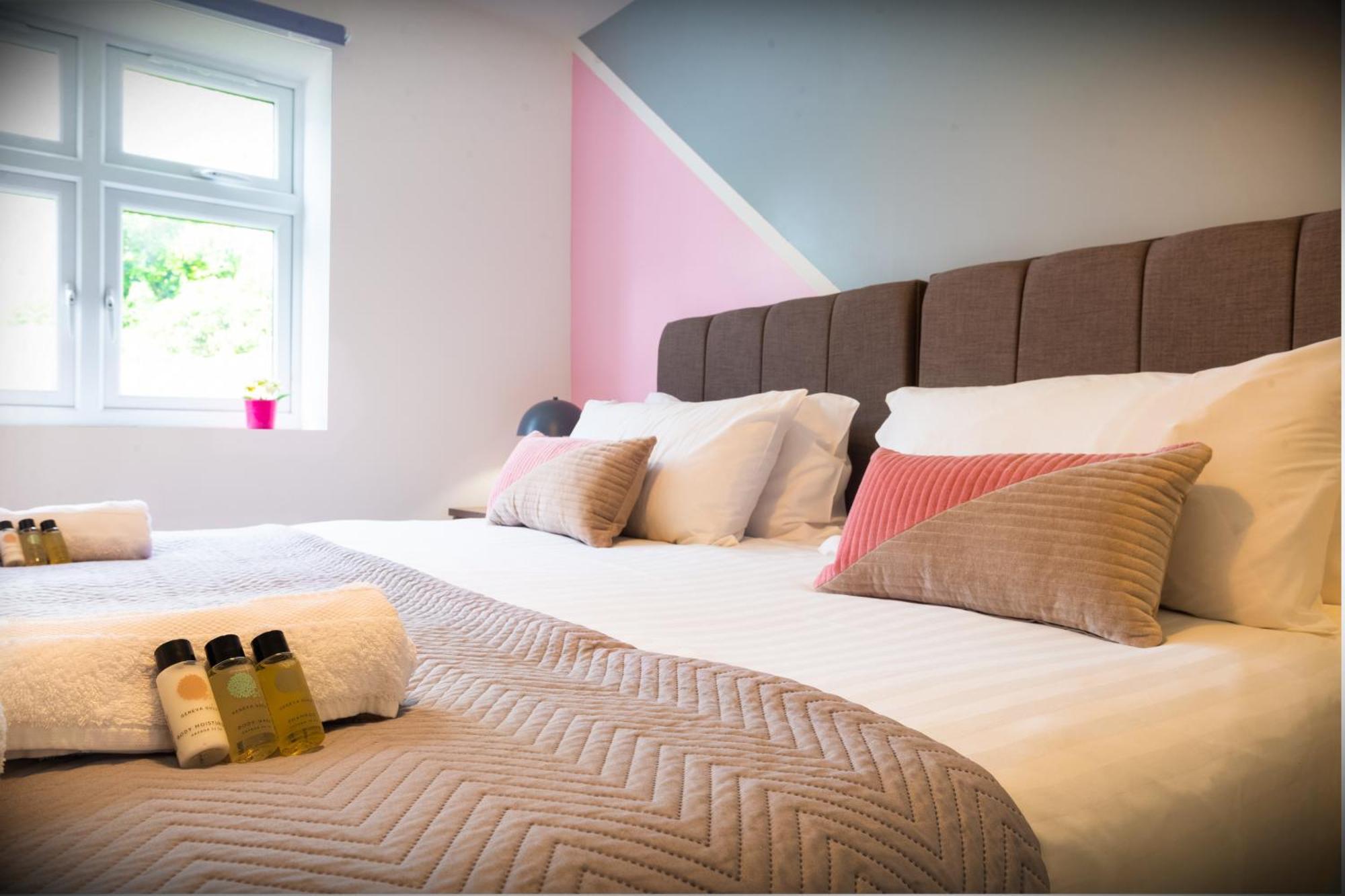 The 'Pinky' - Beautiful 1 Bed Apartment In Hatfield - Free Parking - Near Uni & Business Park - Big Savings On Long Stays מראה חיצוני תמונה