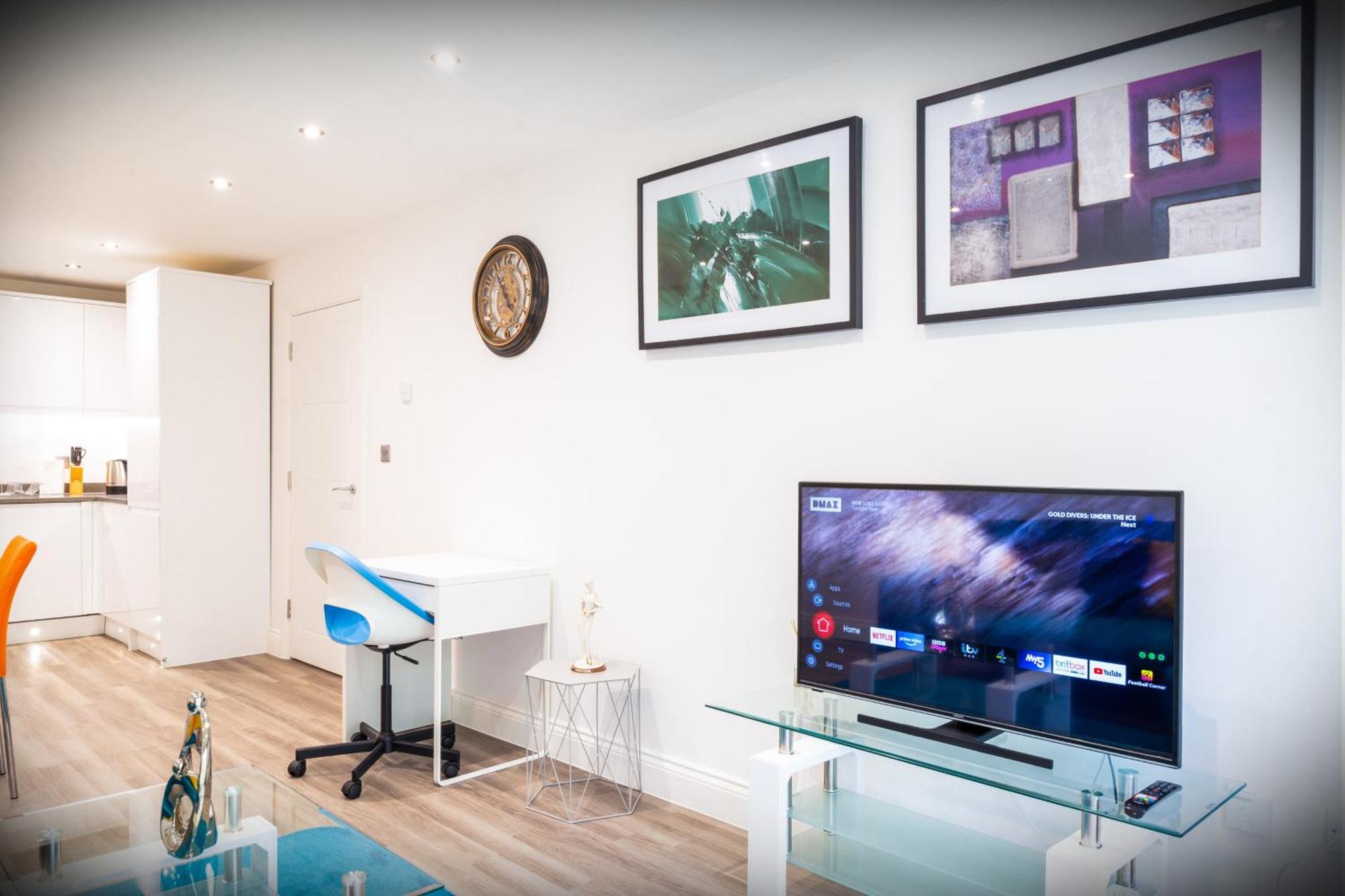 The 'Pinky' - Beautiful 1 Bed Apartment In Hatfield - Free Parking - Near Uni & Business Park - Big Savings On Long Stays מראה חיצוני תמונה